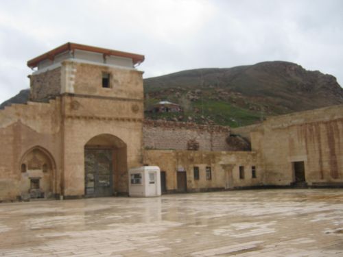 дворец Исхак Паша