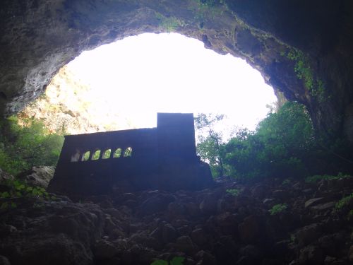 Пещеры Рай и Ад, Астма вид на церковь