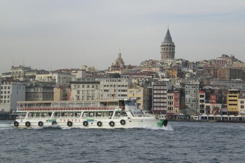 Водный транспорт Стамбула вапур